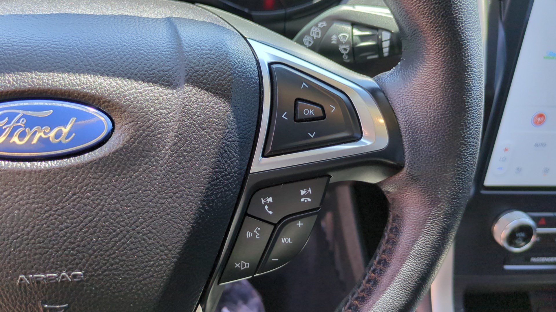 Used 2023 Ford Edge SEL w/ Convenience Package AWD/4WD image 19