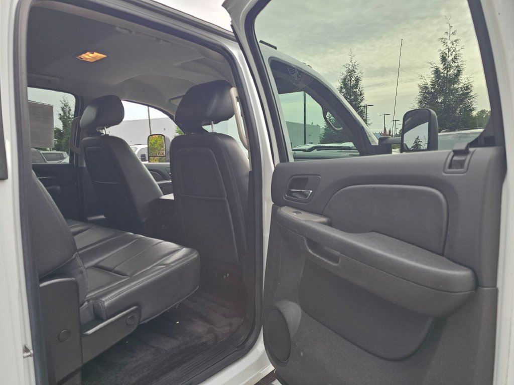 Used 2014 Chevrolet Silverado 3500 LTZ w/ LTZ Plus Package AWD/4WD image 14