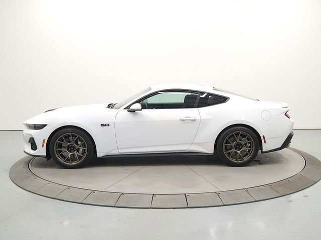 Used 2025 Ford Mustang GT RWD image 4
