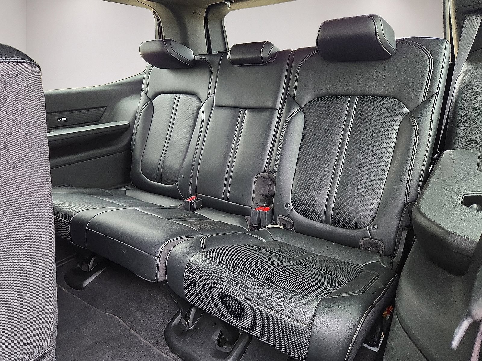 Used 2024 Jeep Wagoneer Series II w/ Flexible Seating Group RWD image 14