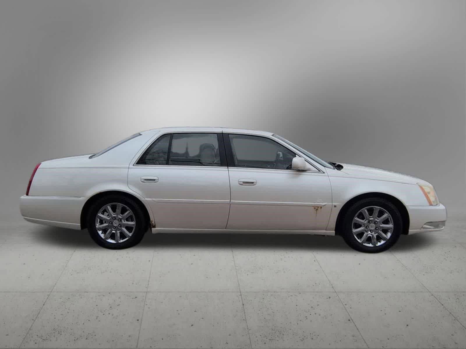 Used 2008 Cadillac DTS w/ Sun And Sound Package image 7