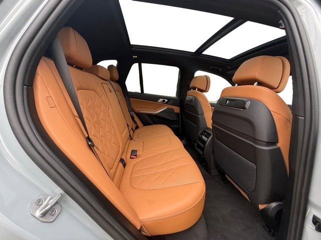 Used 2025 BMW X5 xDrive40i w/ M Sport Package image 22