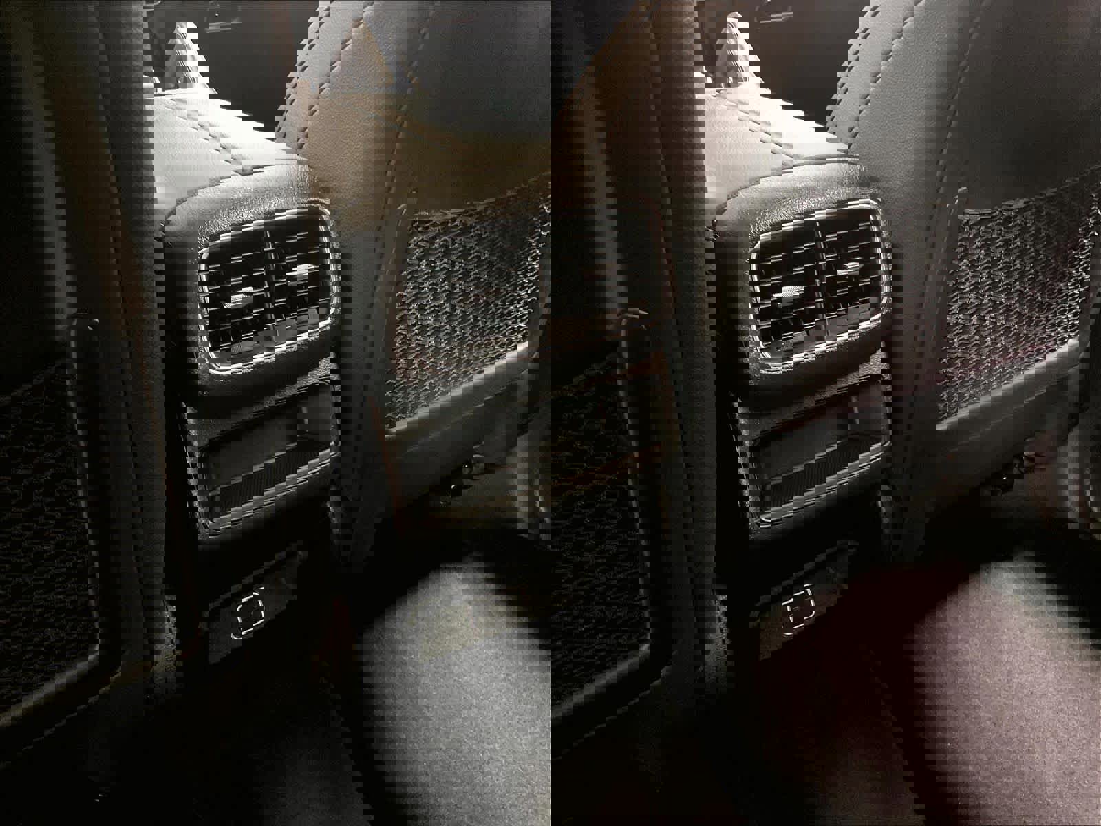 Used 2025 Mercedes-Benz GLE 350 4MATIC image 29