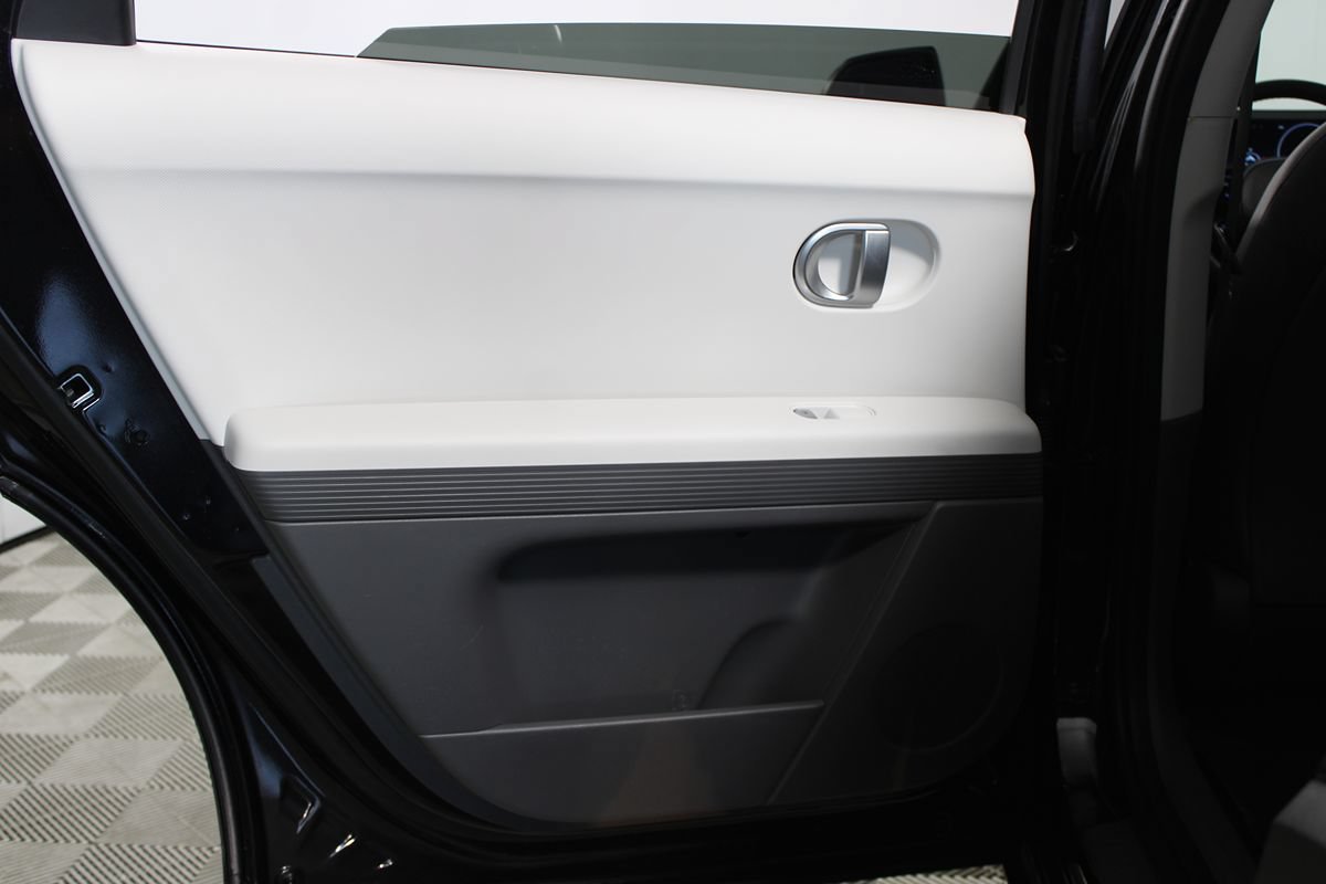 Used 2024 Hyundai Ioniq 5 SE RWD image 20