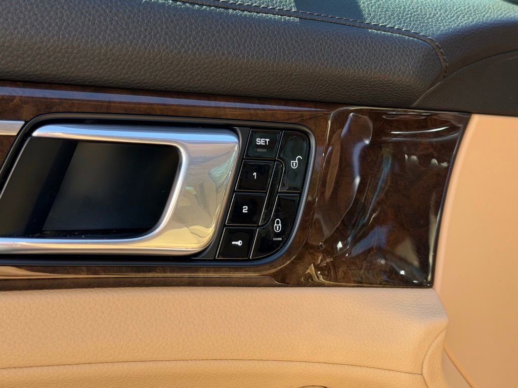 Used 2018 Porsche Panamera image 15