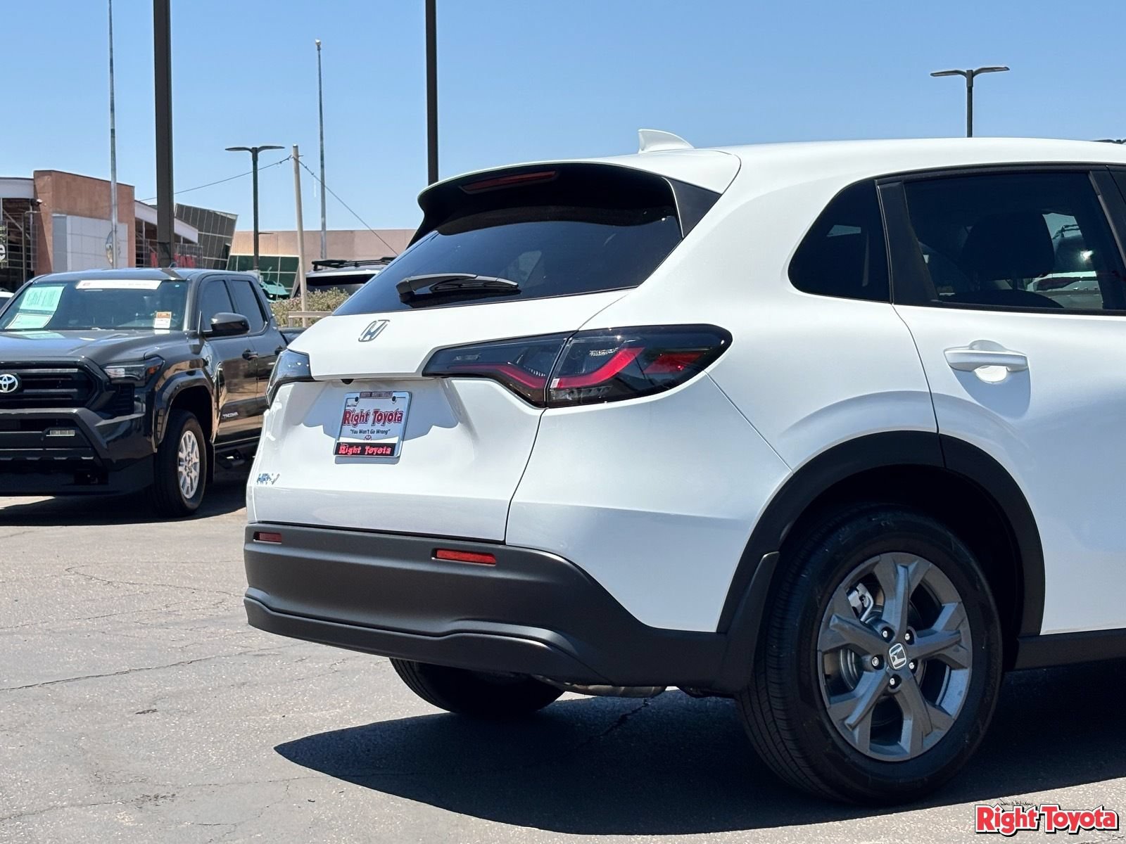 Used 2027 Honda HR-V LX image 11