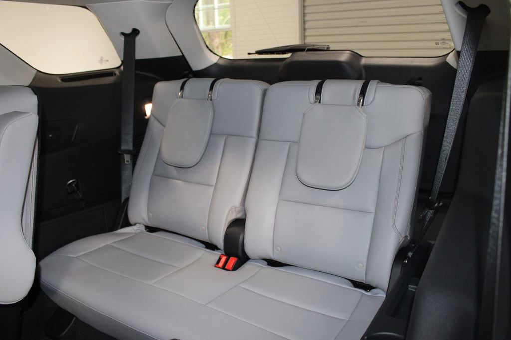 New 2026 Ford Explorer Active RWD image 26