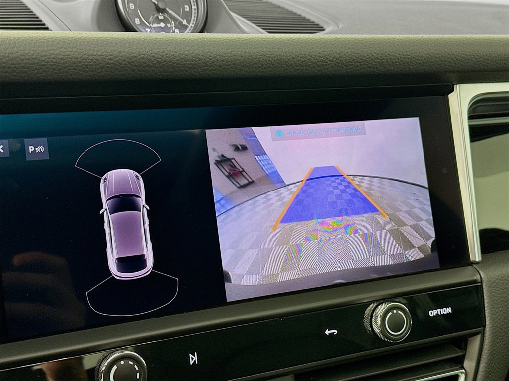 Used 2024 Porsche Macan image 15