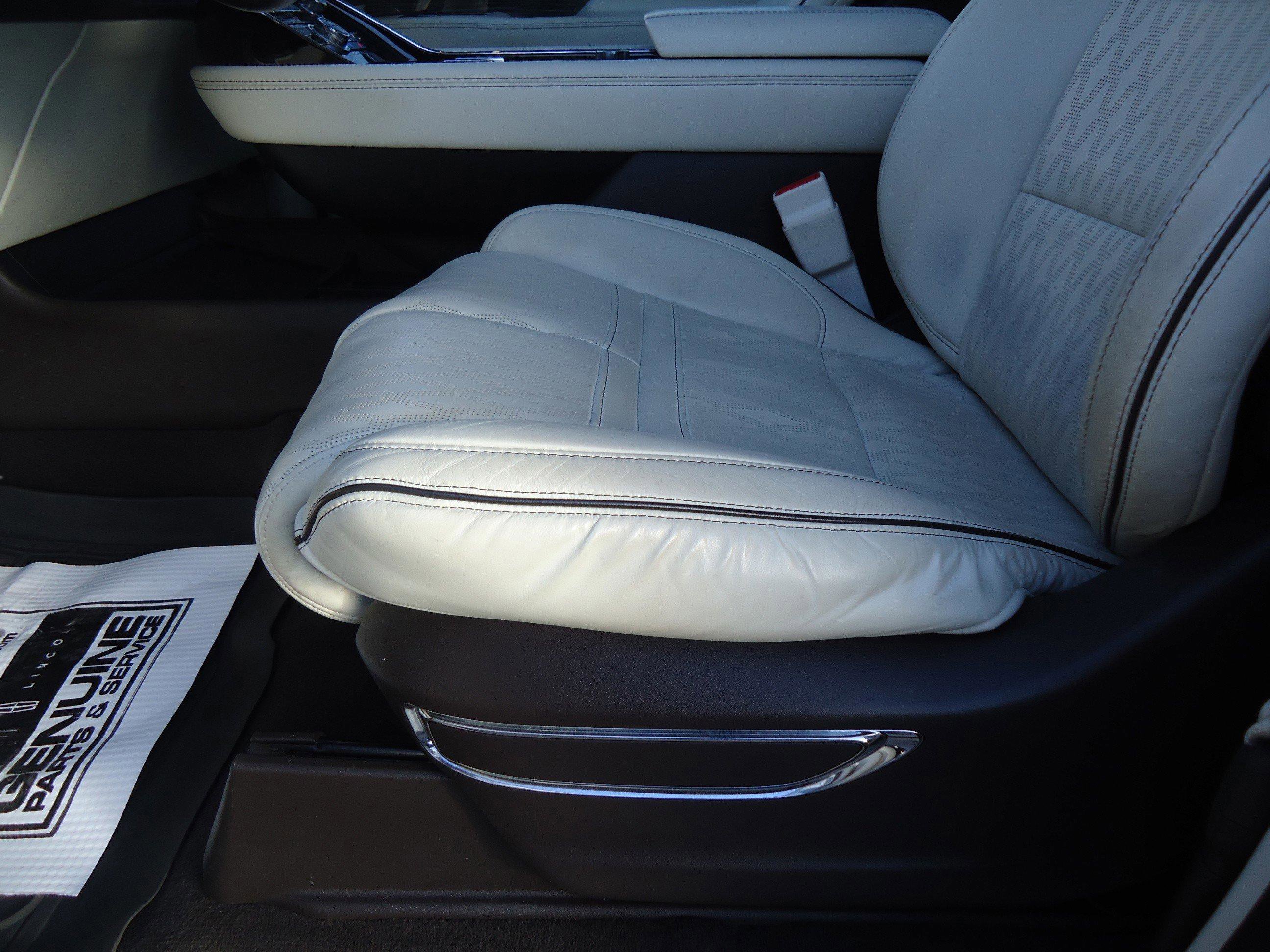 Used 2020 Lincoln Navigator Black Label w/ Cargo Convenience Package AWD/4WD image 29