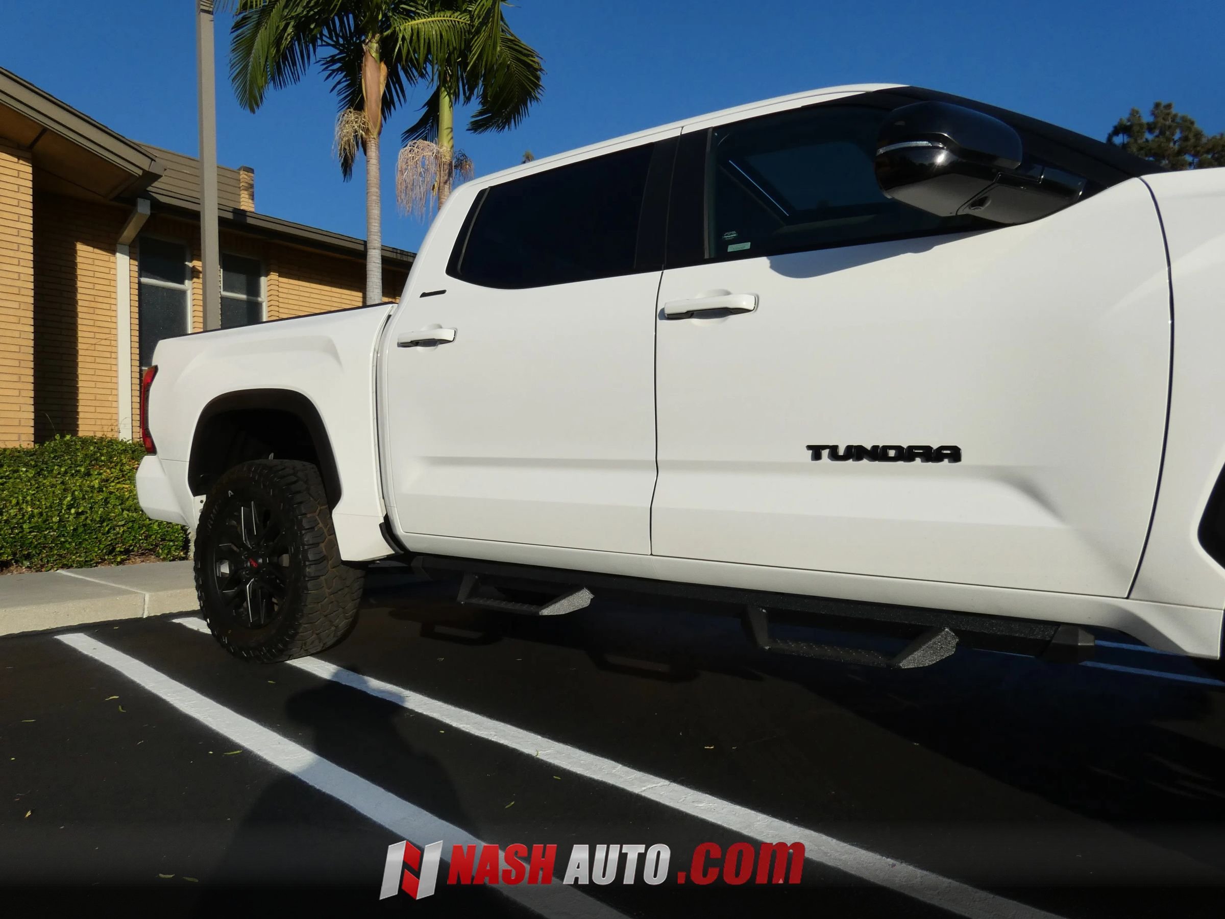 Used 2024 Toyota Tundra Limited AWD/4WD image 7