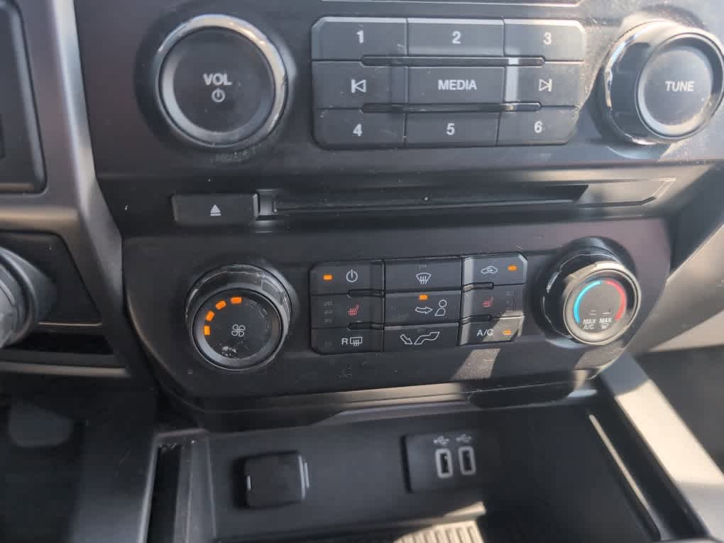 Used 2016 Ford F150 XLT w/ Equipment Group 302A Luxury AWD/4WD image 10