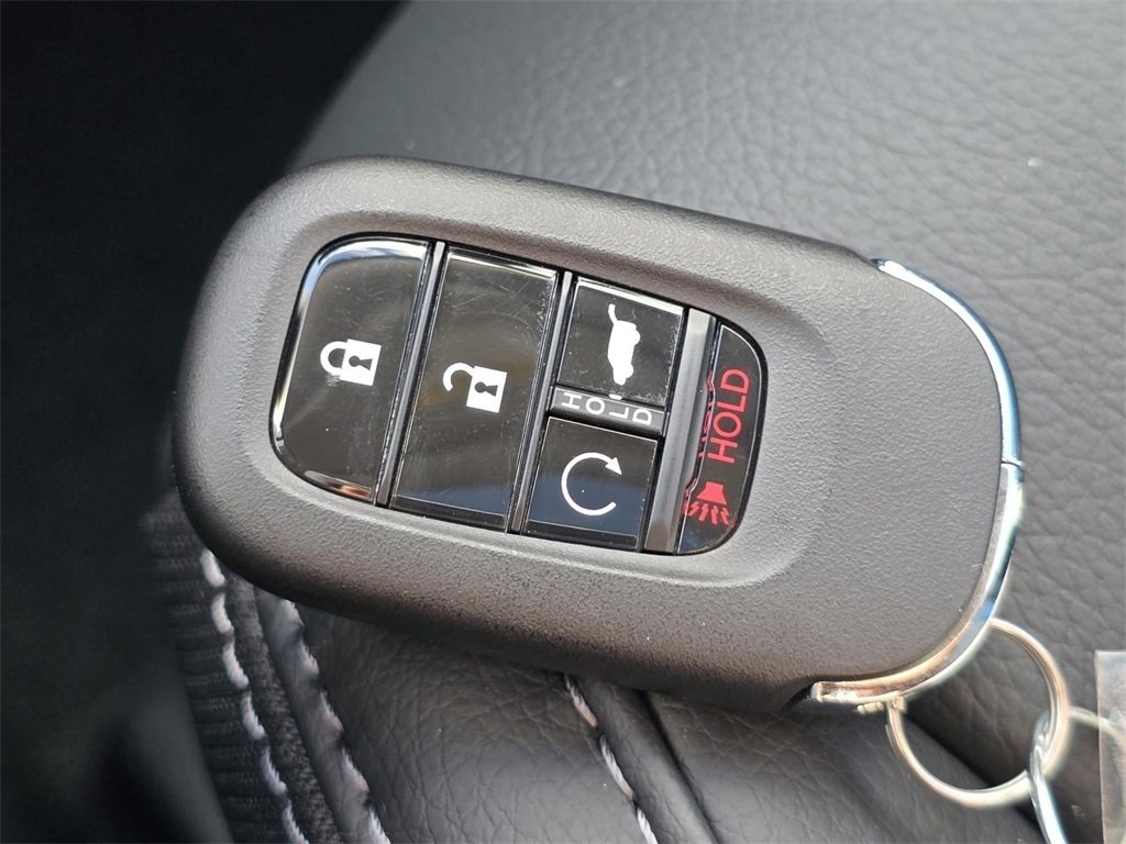 New 2025 Honda Pilot Touring image 37