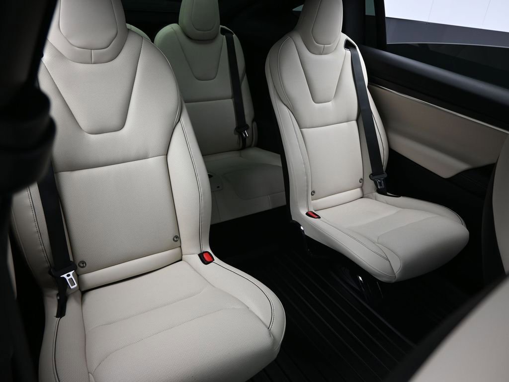 Used 2023 Tesla Model X Plaid image 43