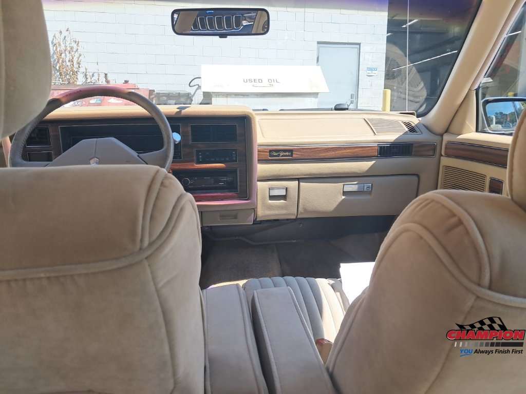 Used 1989 Chrysler New Yorker FWD image 23