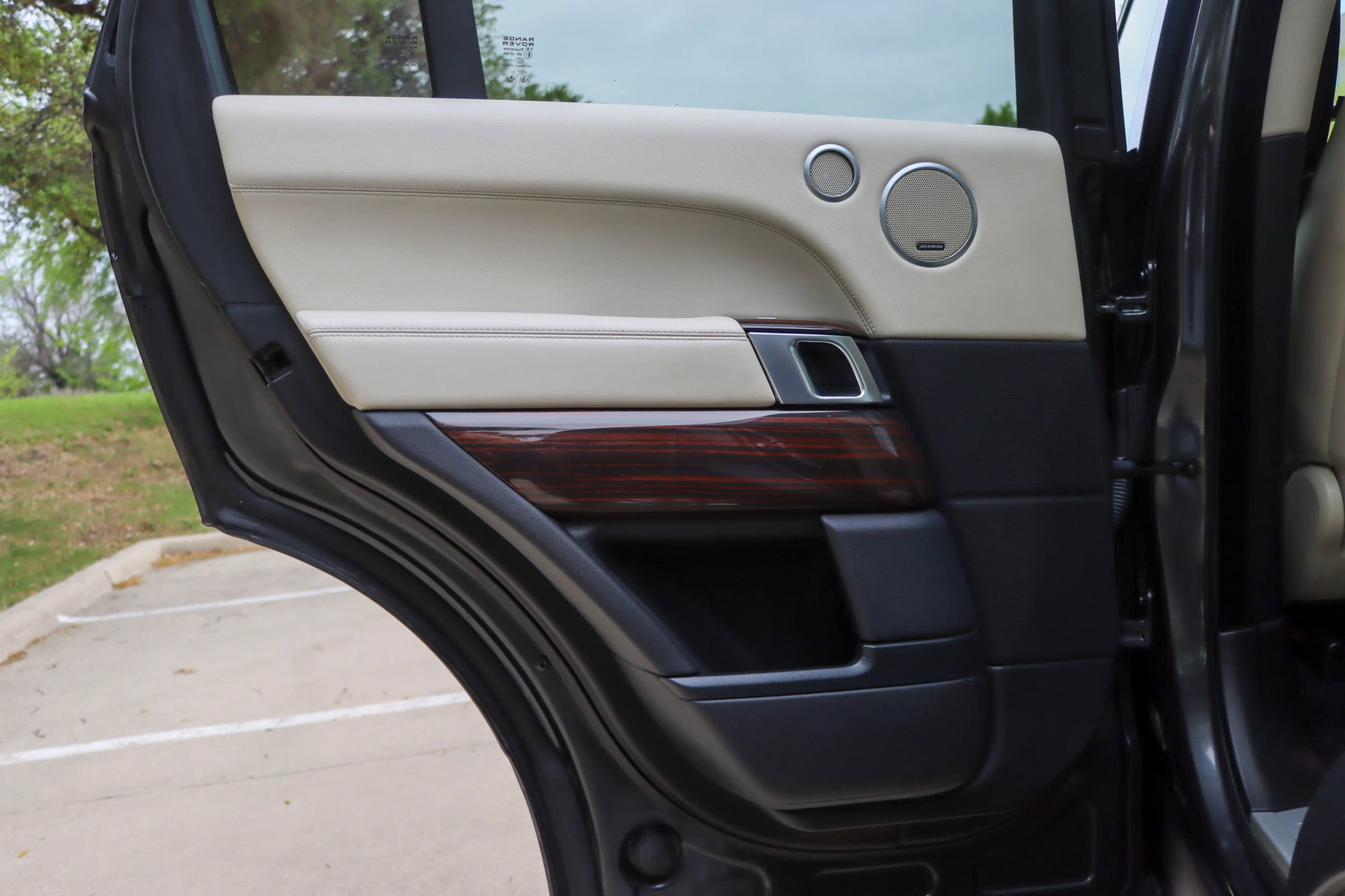 Used 2017 Land Rover Range Rover HSE image 8