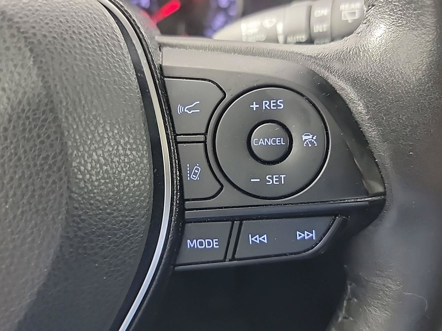Used 2021 Toyota RAV4 XLE w/ Convenience Package AWD/4WD image 26