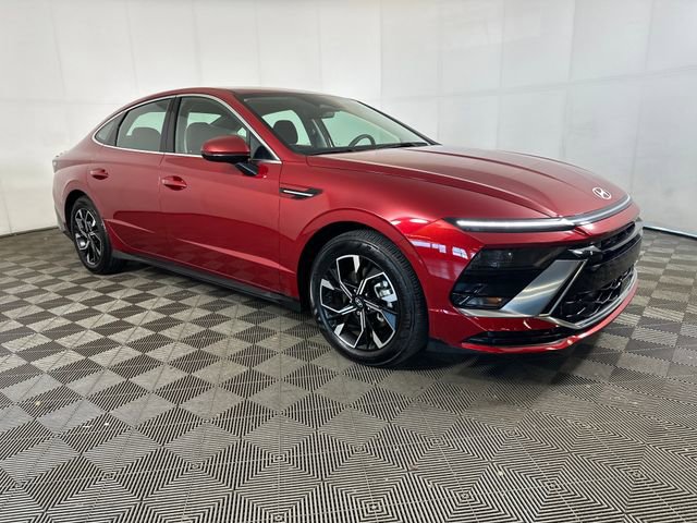 Used 2025 Hyundai Sonata SEL FWD image 2