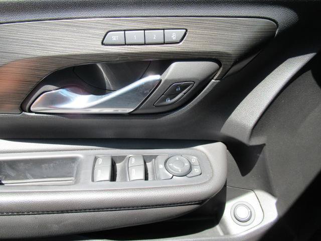 Used 2023 GMC Terrain SLT AWD/4WD image 19