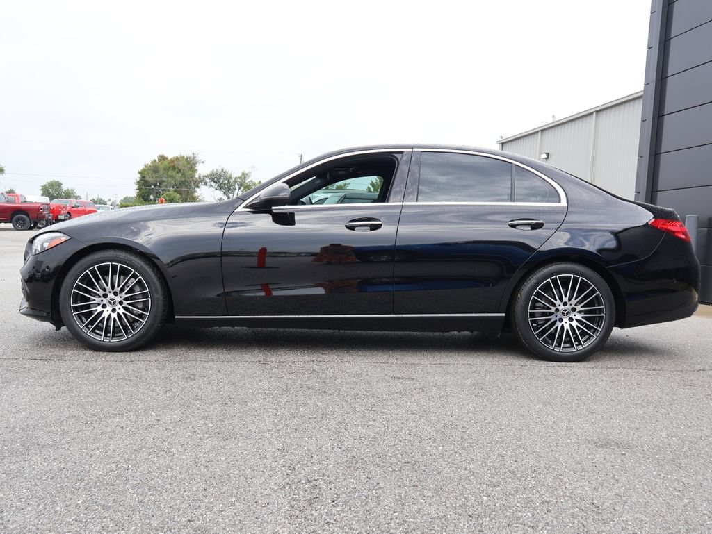 Used 2025 Mercedes-Benz C 300 4MATIC Sedan image 2