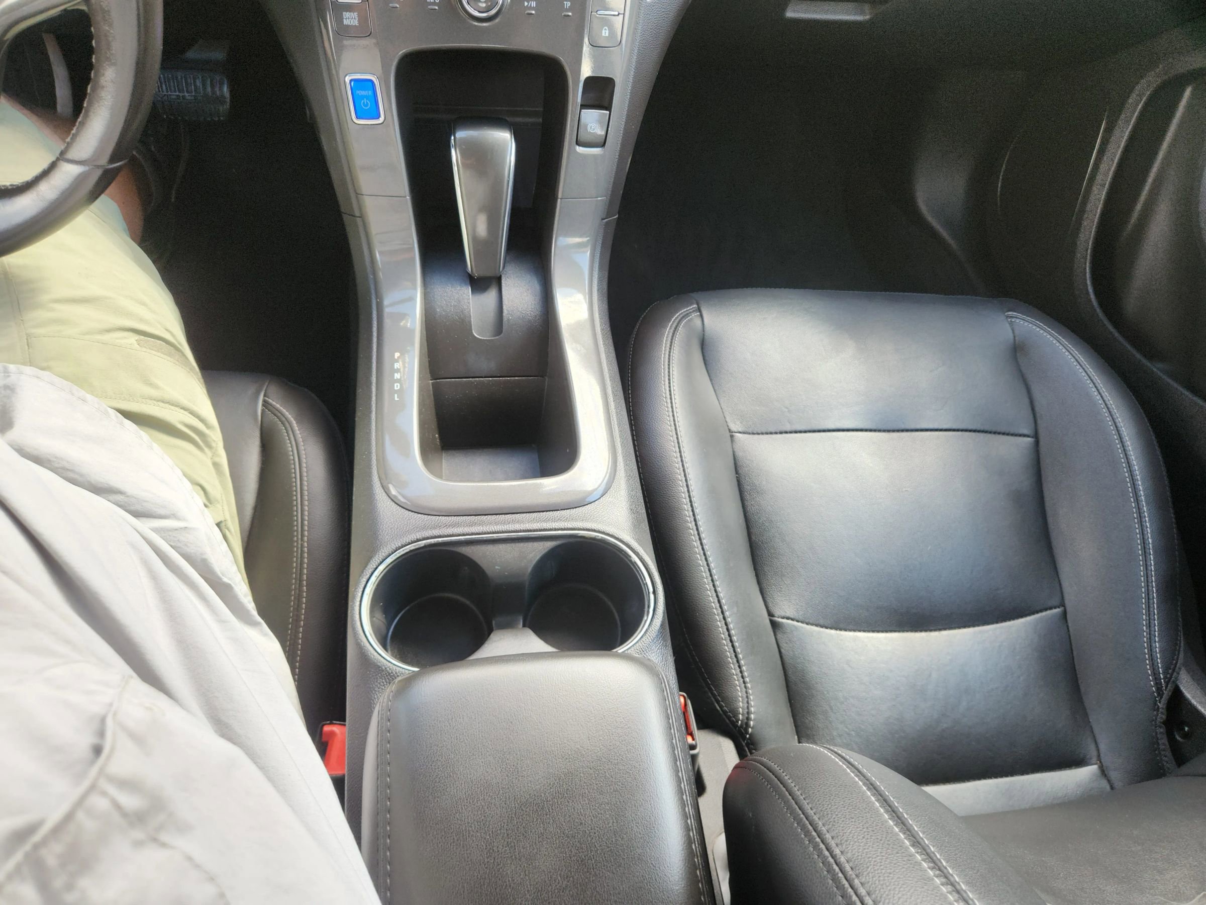 Used 2013 Chevrolet Volt Premium w/ Premium Trim Package FWD image 35