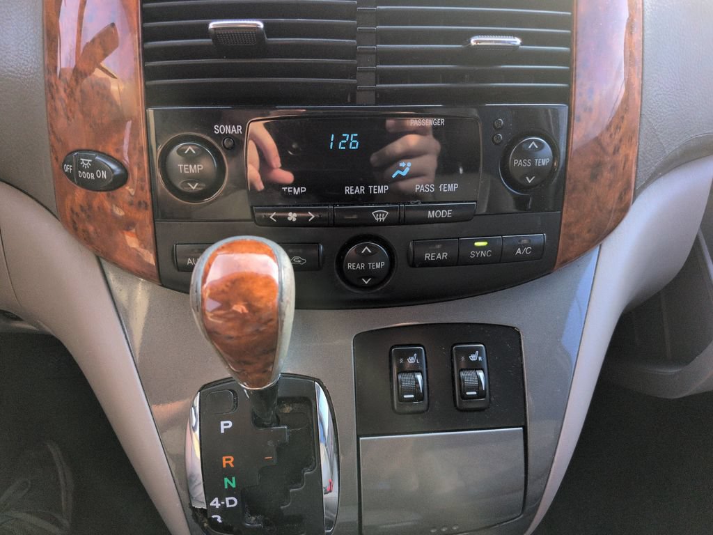 Used 2009 Toyota Sienna XLE FWD image 19