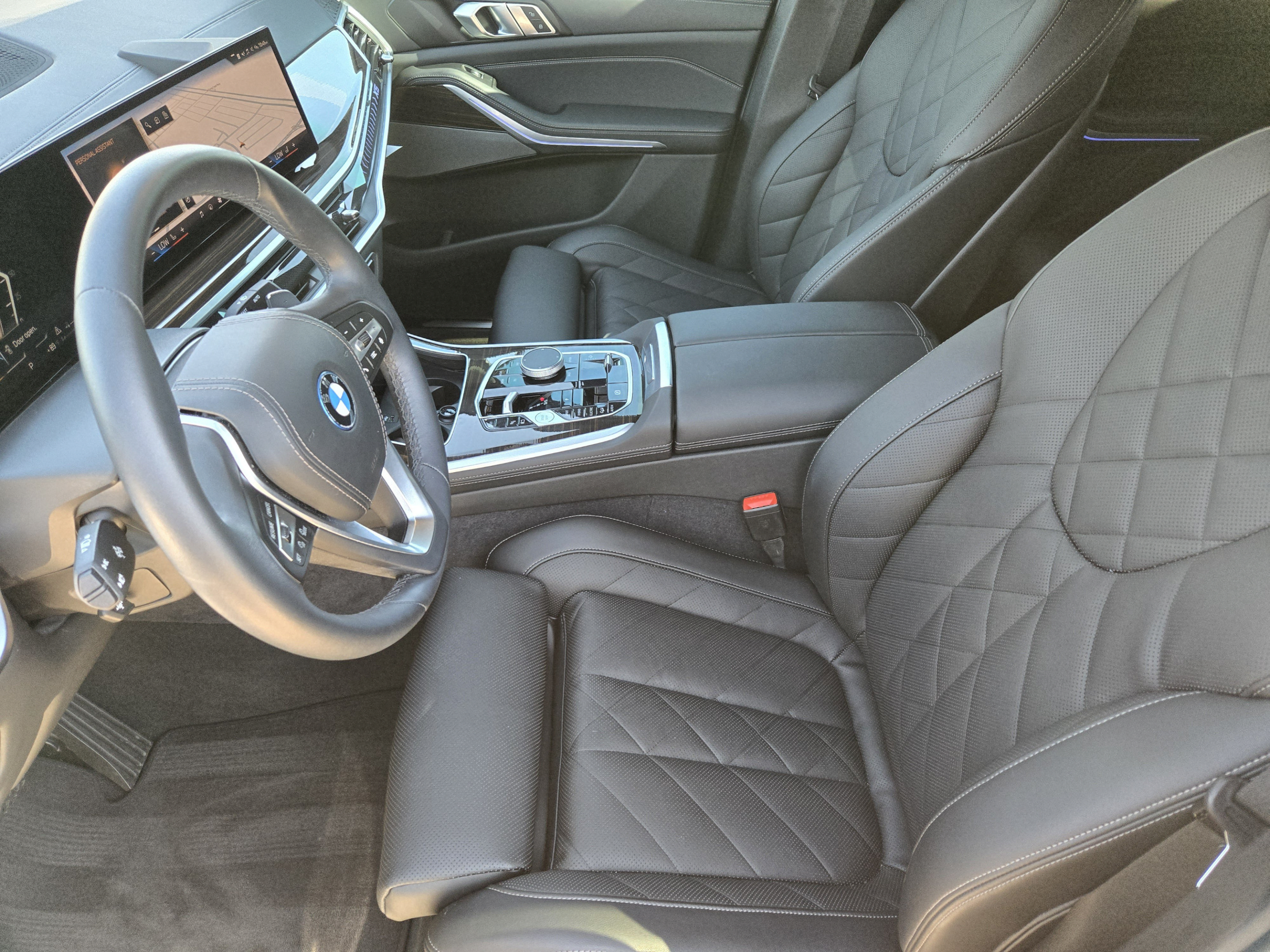 Used 2024 BMW X5 xDrive50e w/ Parking Assistance Package AWD/4WD image 19