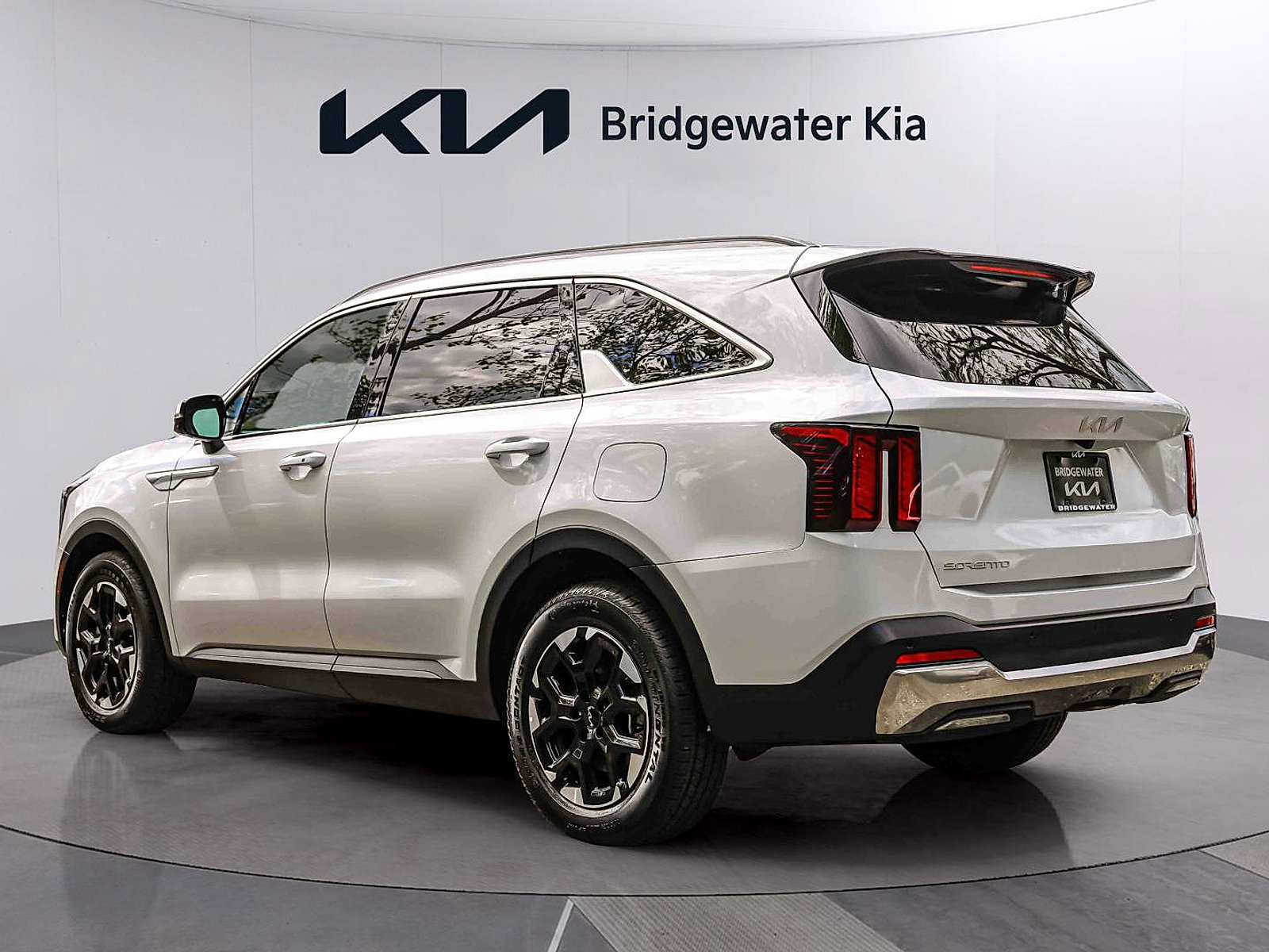 Certified 2026 Kia Sorento S w/ S Panoramic Sunroof Package FWD image 4
