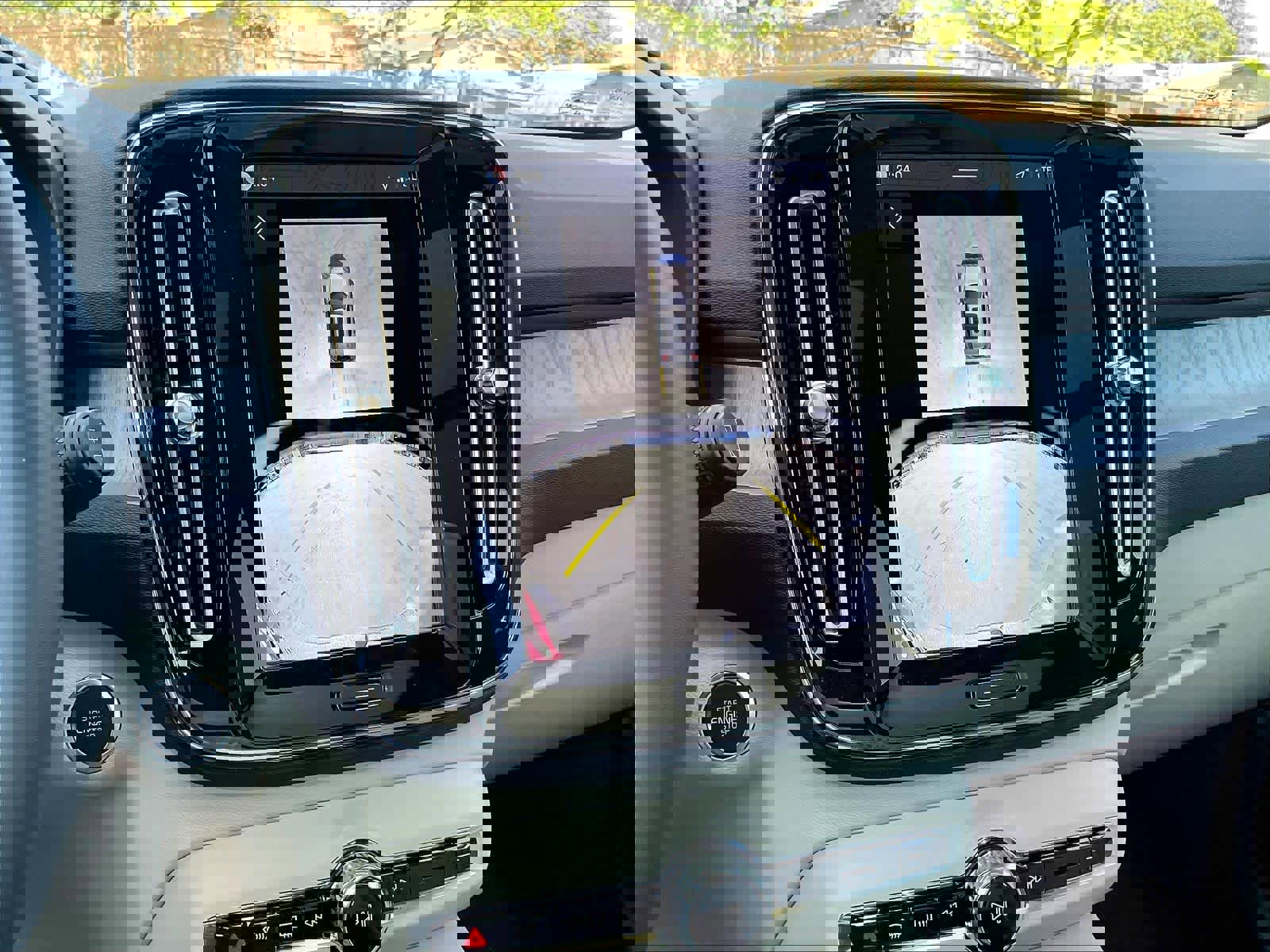 New 2026 Volvo XC40 B4 Plus w/ Protection Package Premier image 20