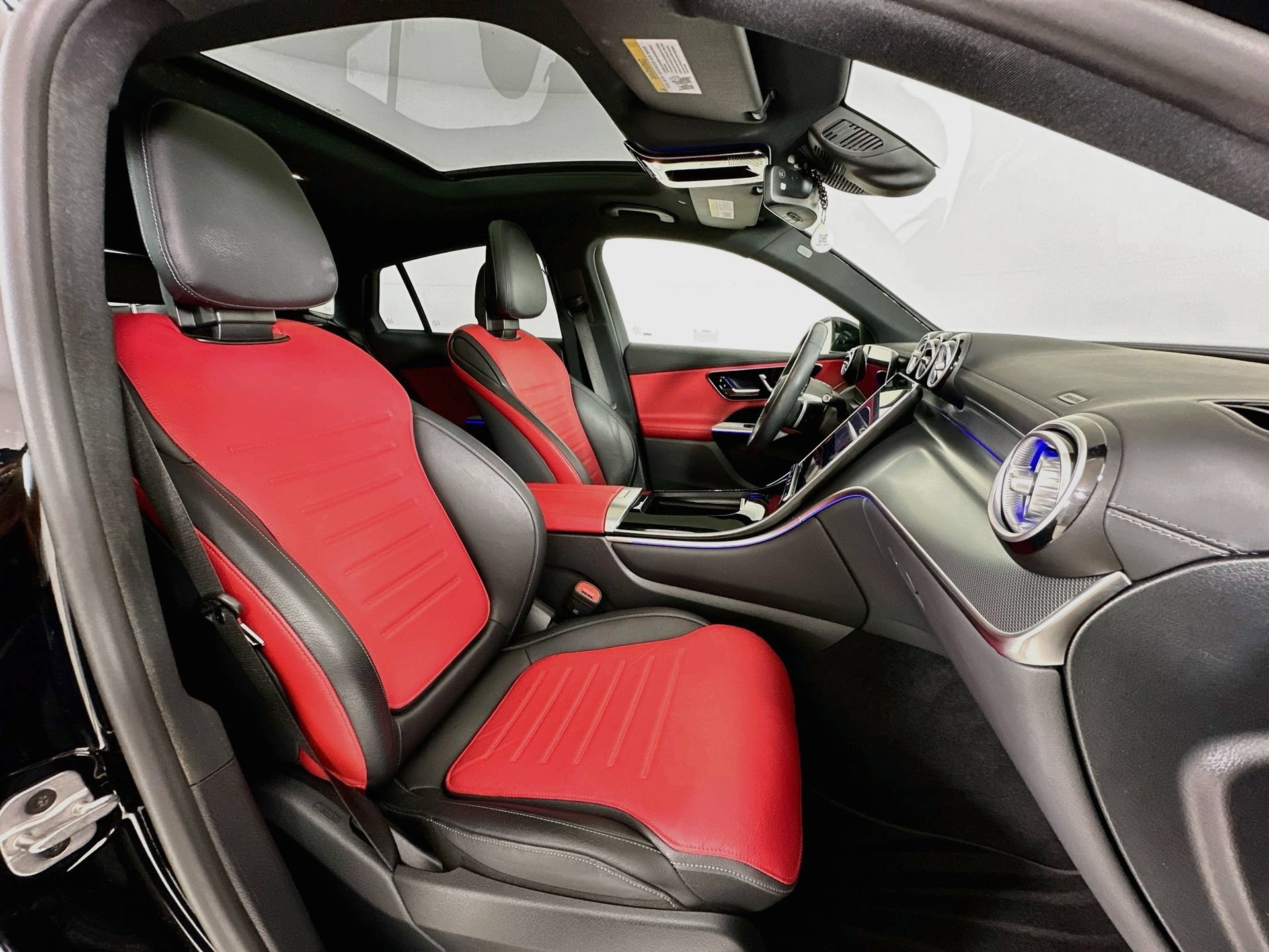 Certified 2025 Mercedes-Benz GLC 300 4MATIC image 31