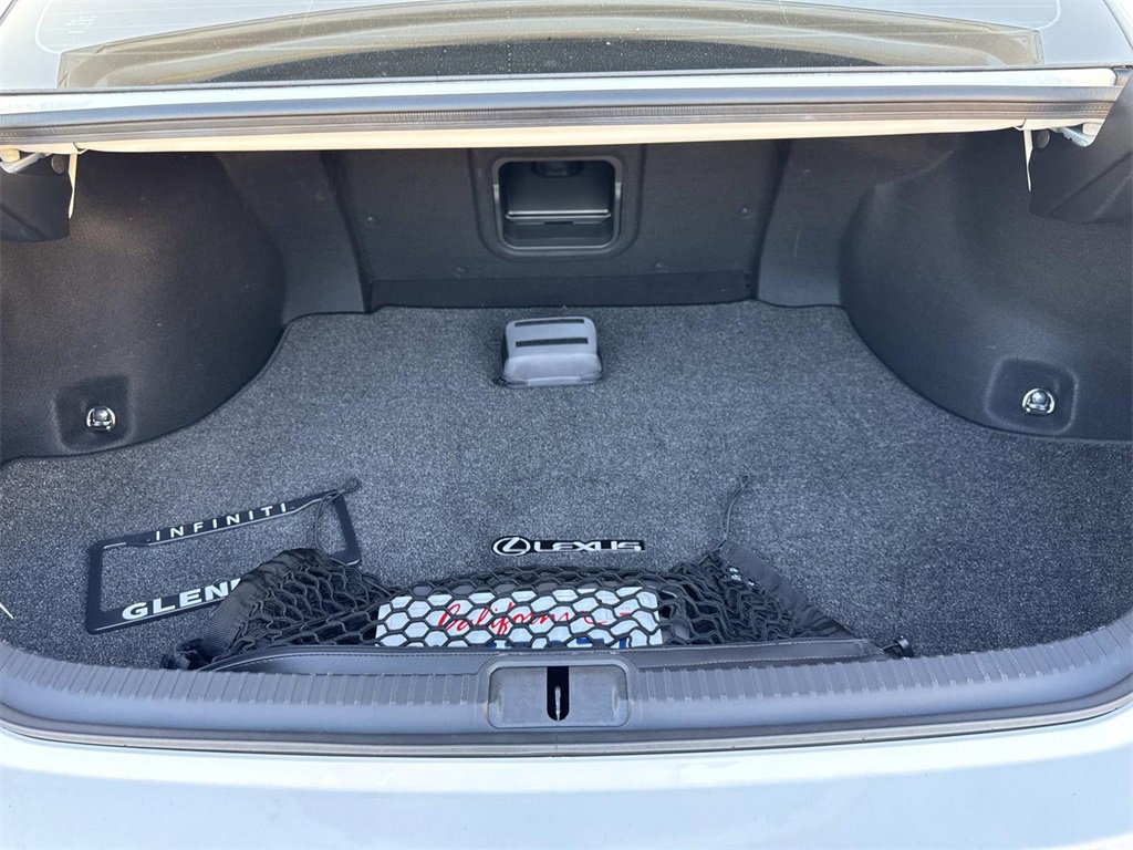 Used 2024 Lexus ES 300h F Sport image 6