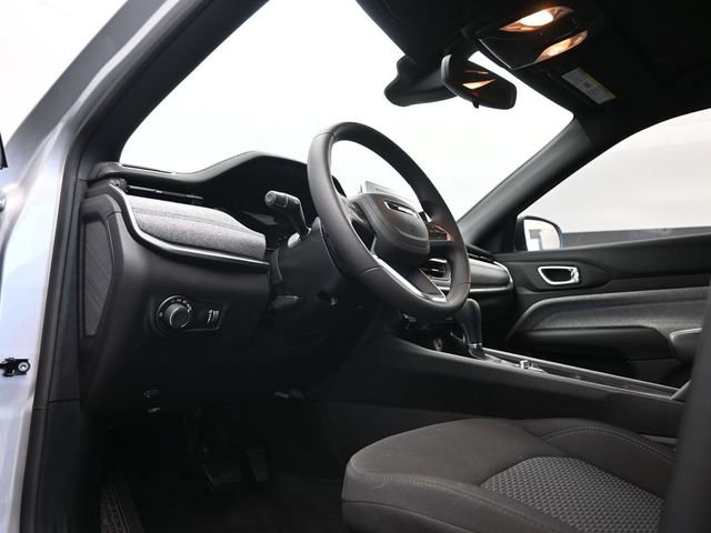 Used 2025 Jeep Compass Sport w/ Mopar Graphics Package AWD/4WD image 14