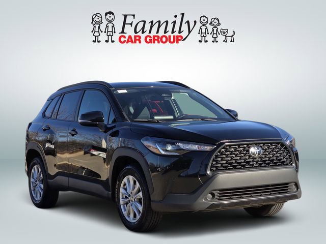 Used 2023 Toyota Corolla Cross LE image 2