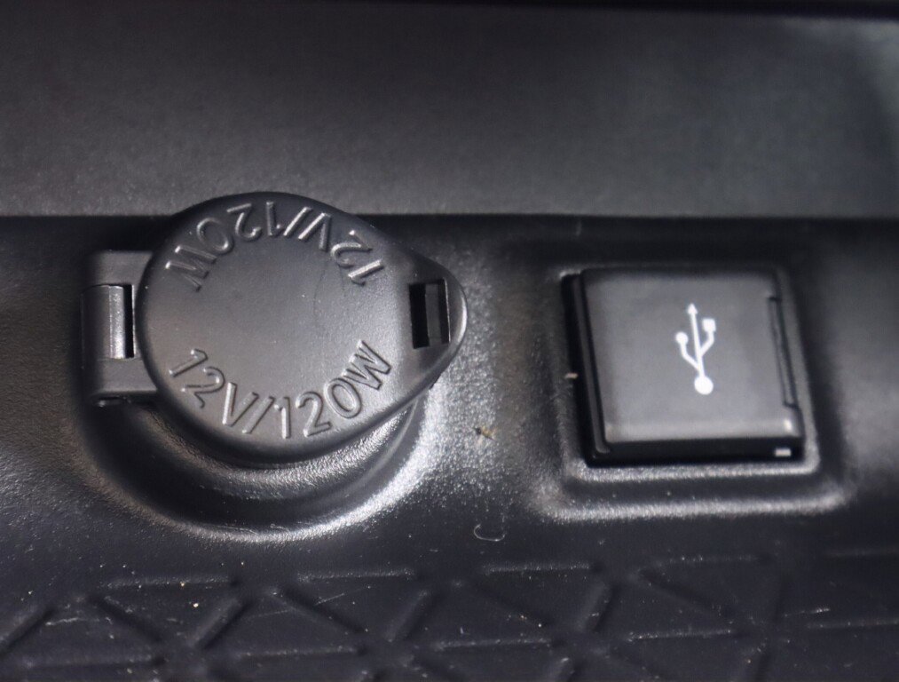 Used 2021 Toyota RAV4 LE image 22