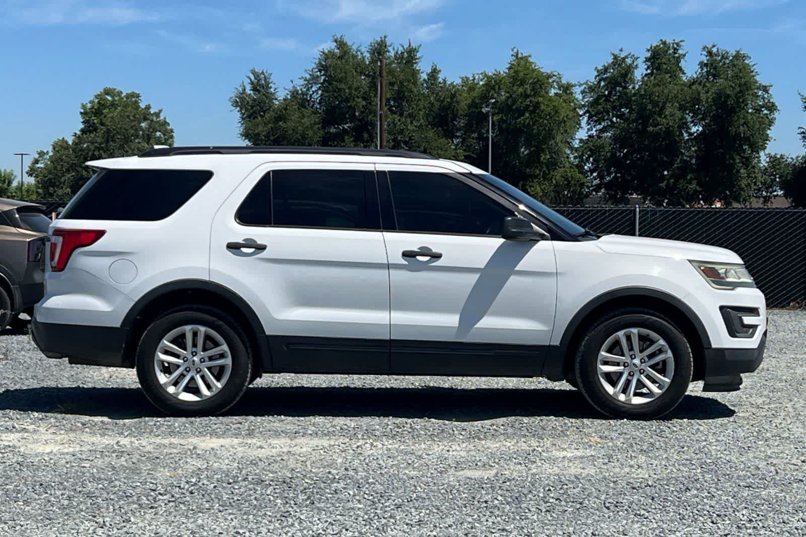 Used 2016 Ford Explorer 4WD image 9