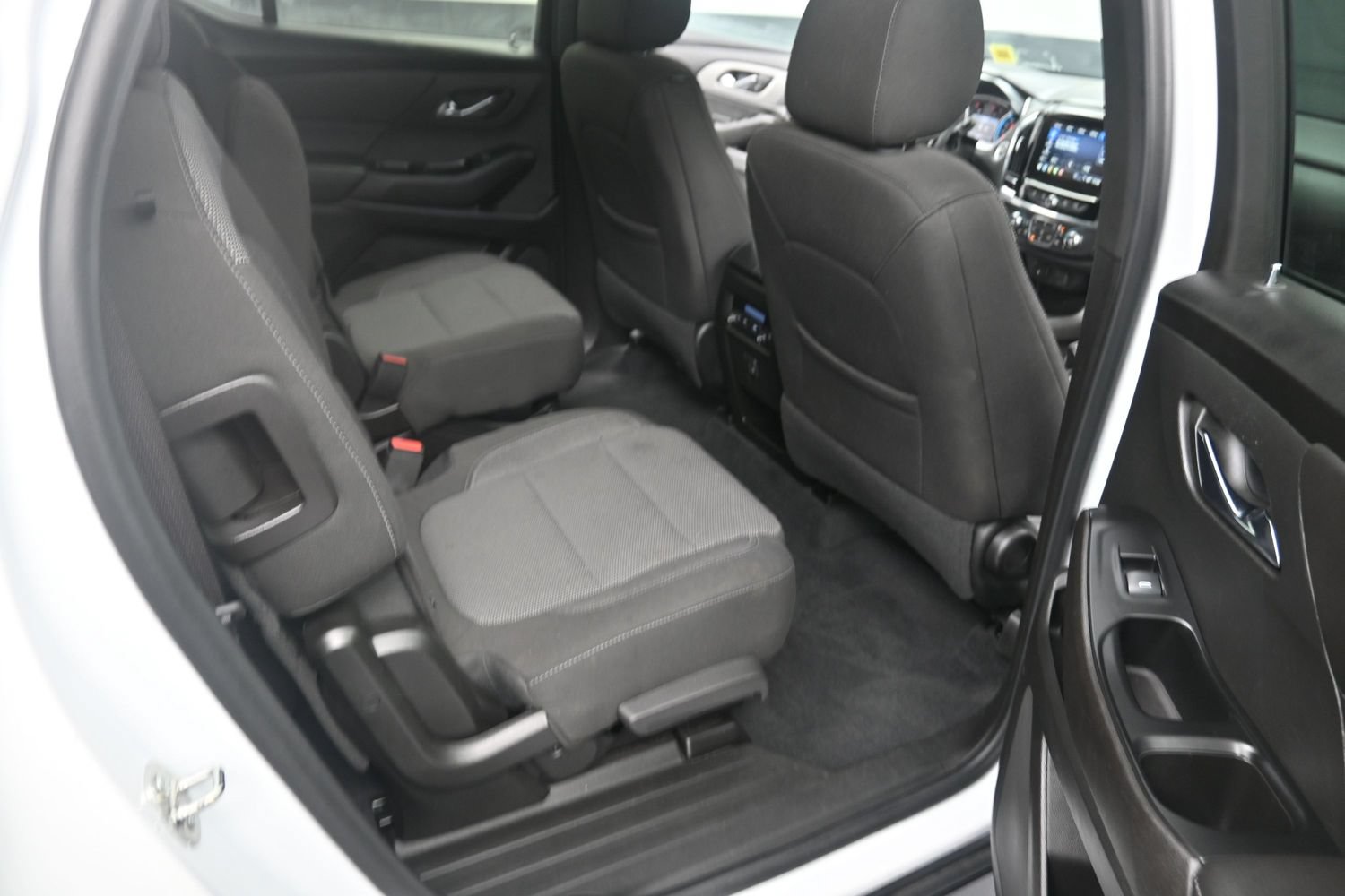 Used 2023 Chevrolet Traverse LT w/ LPO, Floor Liner Package AWD/4WD image 41