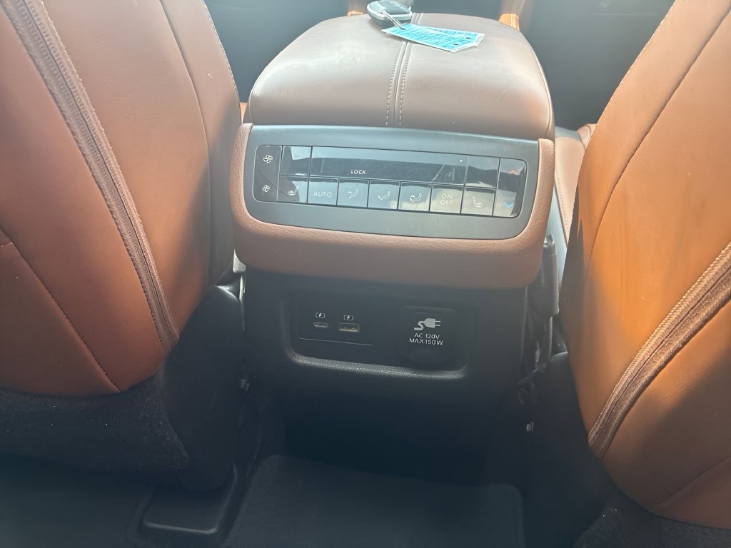 Used 2023 Nissan Pathfinder Platinum AWD/4WD image 17