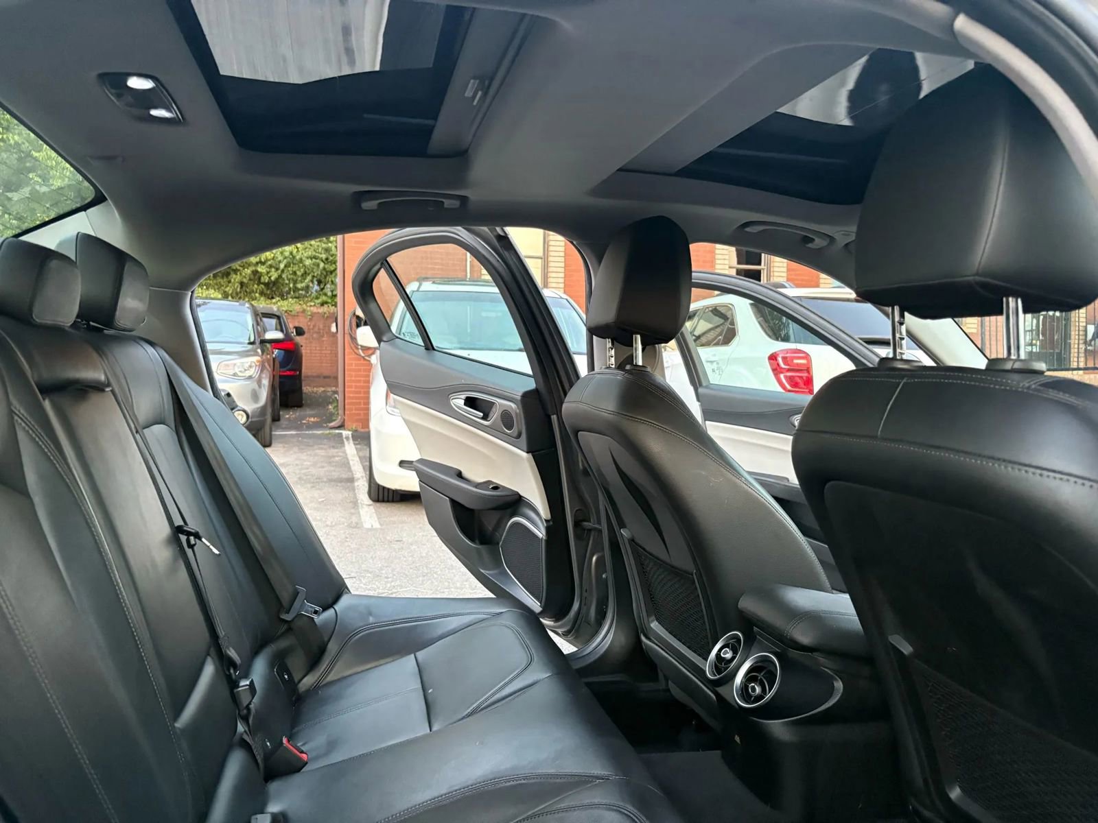 Used 2018 Alfa Romeo Giulia Ti AWD/4WD image 18