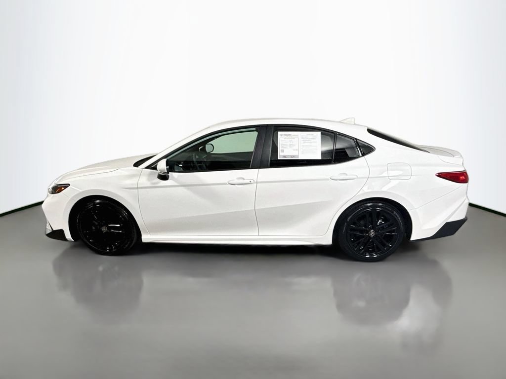 Used 2026 Toyota Camry SE FWD image 4