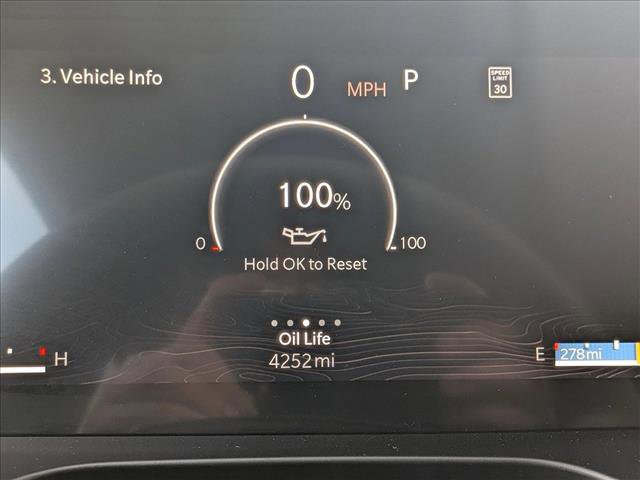 Used 2025 Jeep Grand Cherokee Overland w/ Luxury Tech Group IV image 11