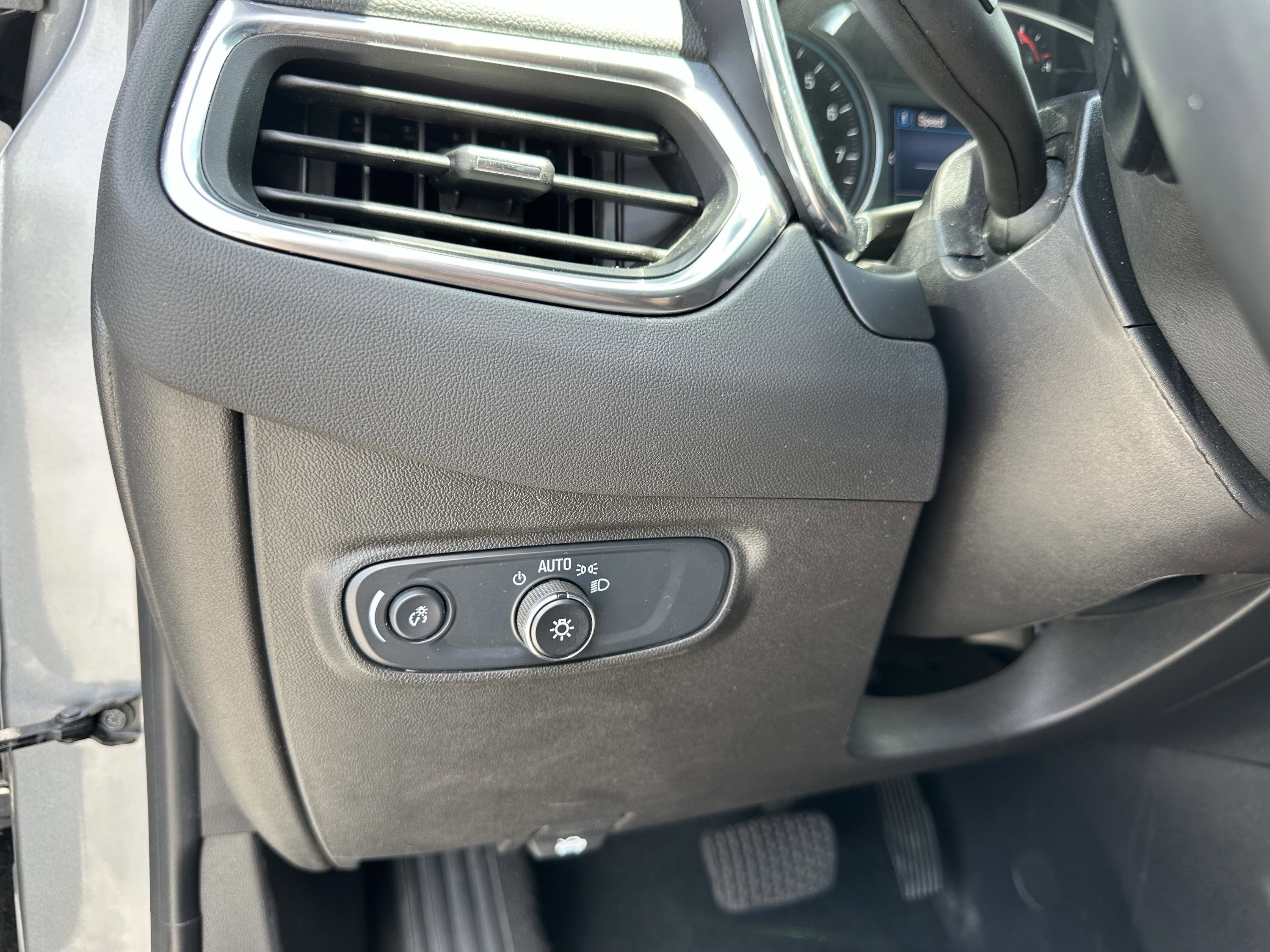 Used 2024 Chevrolet Equinox LT FWD image 28
