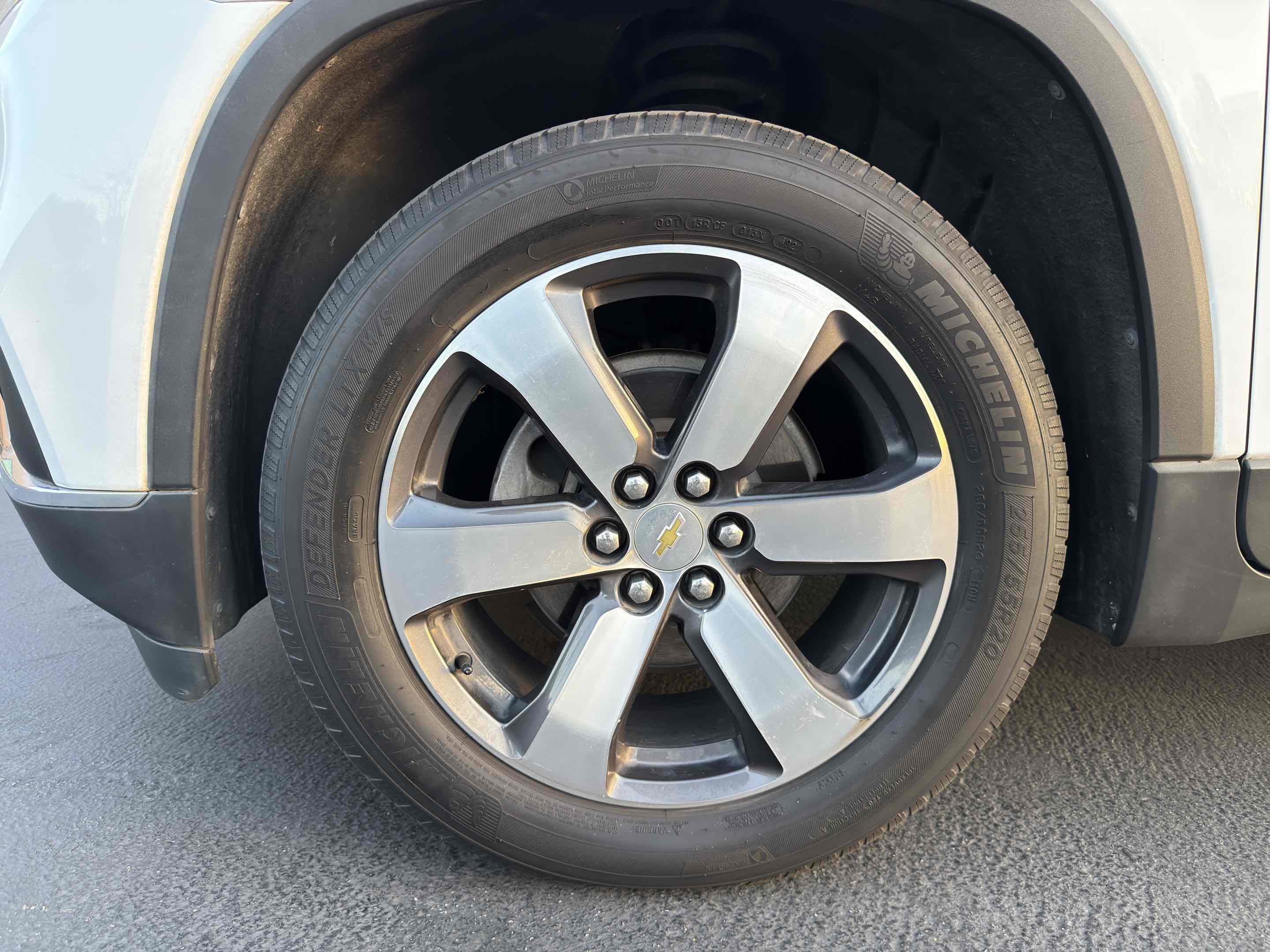 Used 2019 Chevrolet Traverse LT w/ LT Premium Package image 14