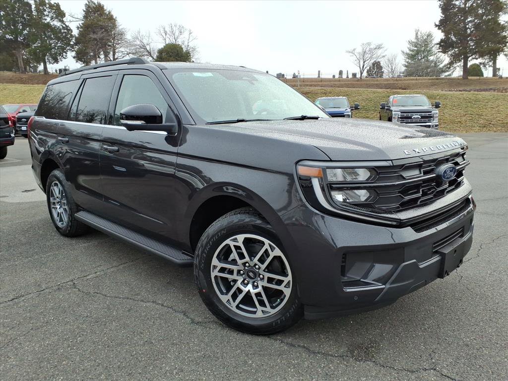 New 2026 Ford Expedition Active image 1