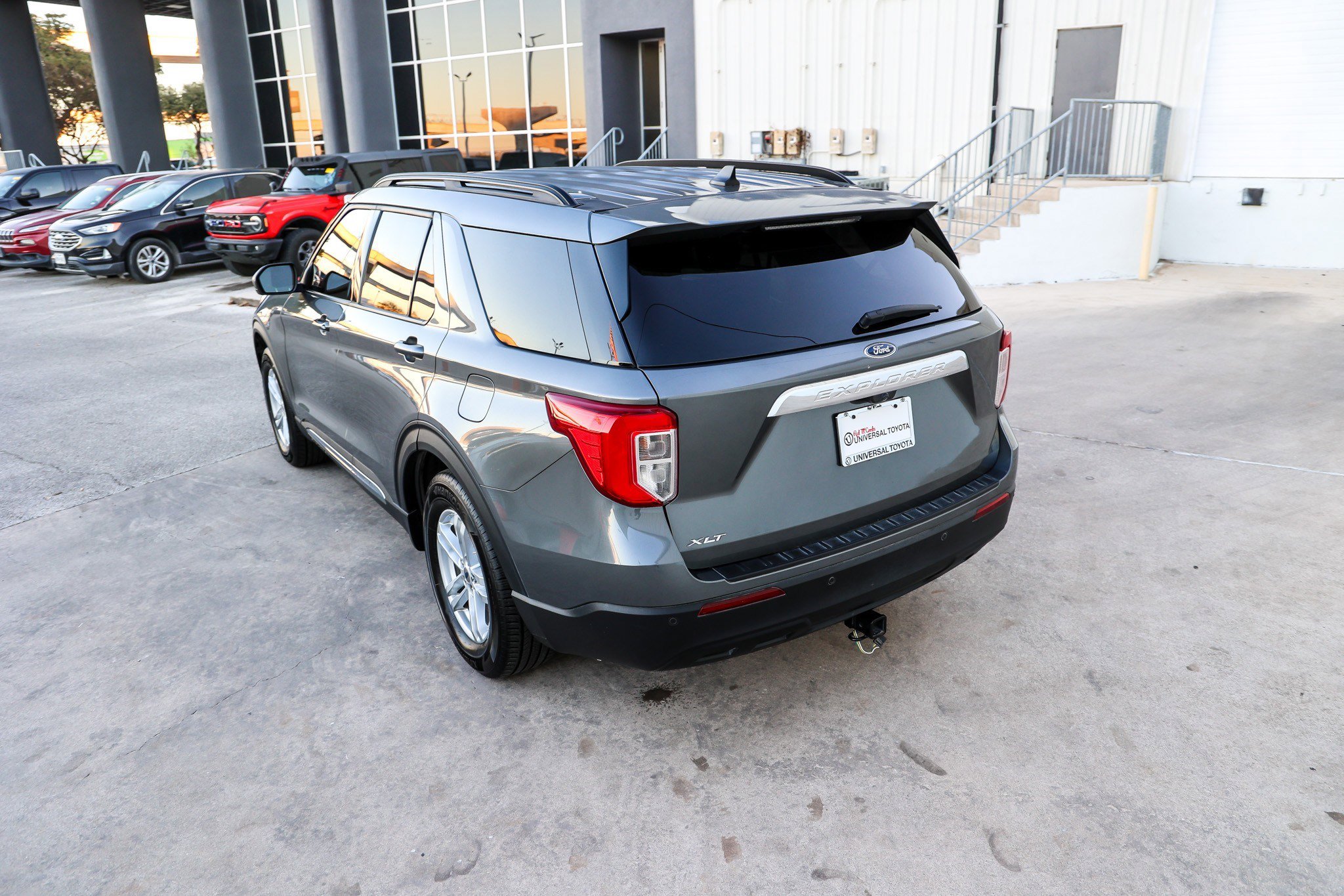 Used 2023 Ford Explorer XLT image 9