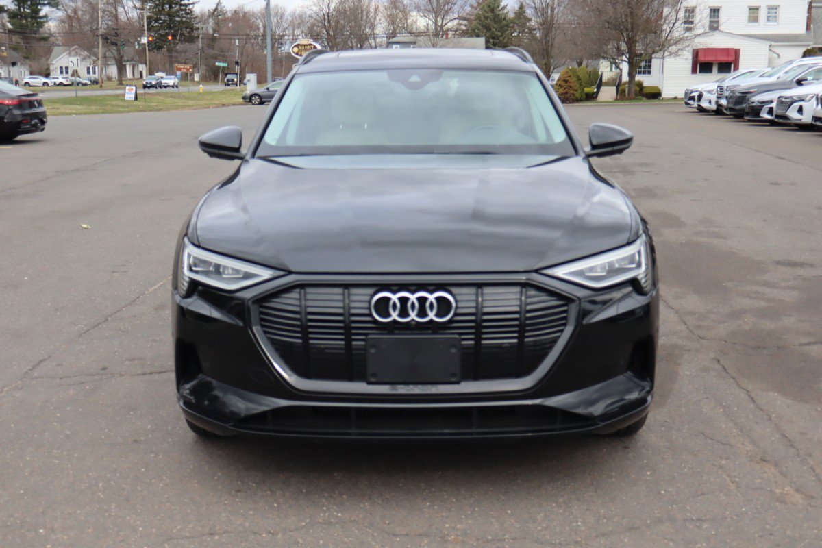 Used 2021 Audi e-tron Premium w/ Convenience Plus Package image 2