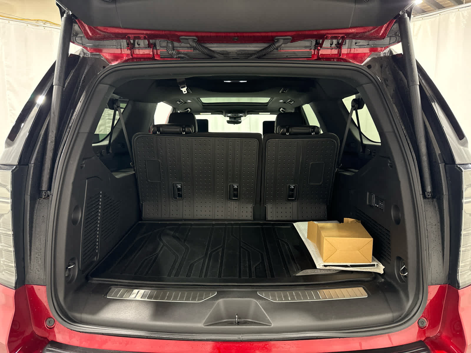 Certified 2025 Chevrolet Suburban Premier AWD/4WD image 17
