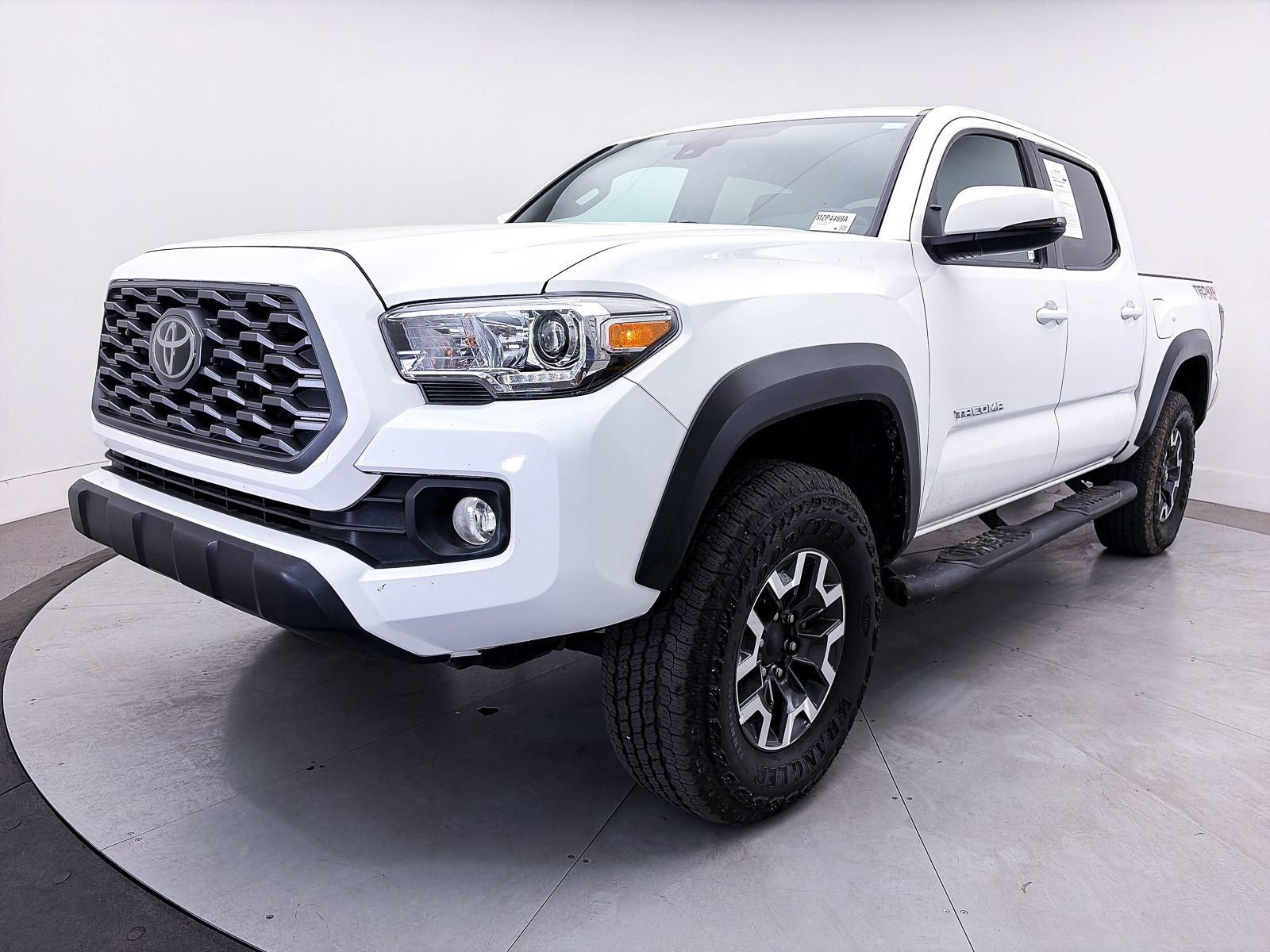 Used 2021 Toyota Tacoma TRD Off-Road w/ Technology Package AWD/4WD image 12