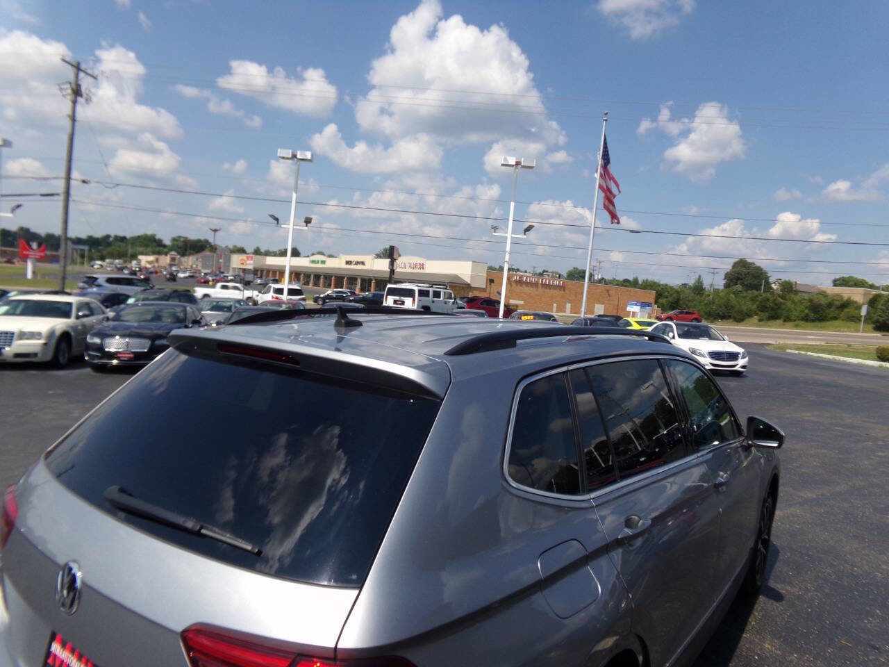 Used 2021 Volkswagen Tiguan SE image 7