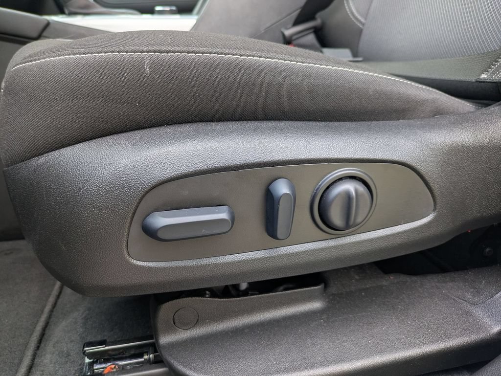 Used 2025 Chevrolet Blazer LT FWD image 14