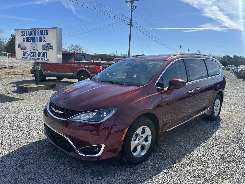Used 2017 Chrysler Pacifica Touring-L Plus w/ Advanced Safetytec Group FWD image 1