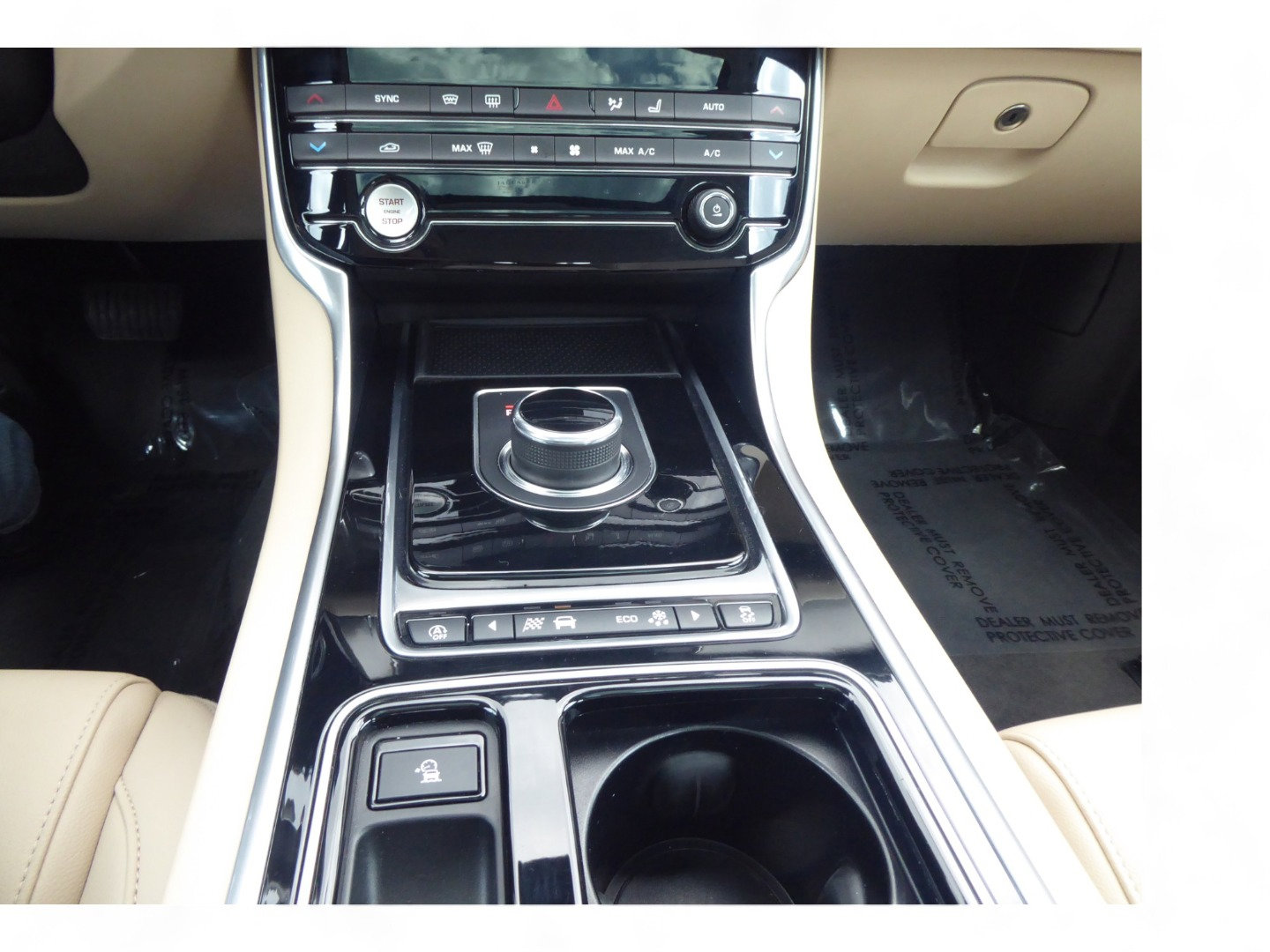 Used 2018 Jaguar XF Premium image 13